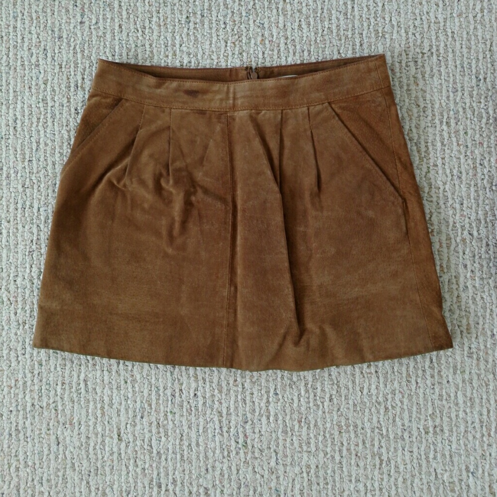 Suede skirt with pocket